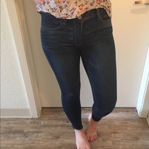 Stretchy legging jeans